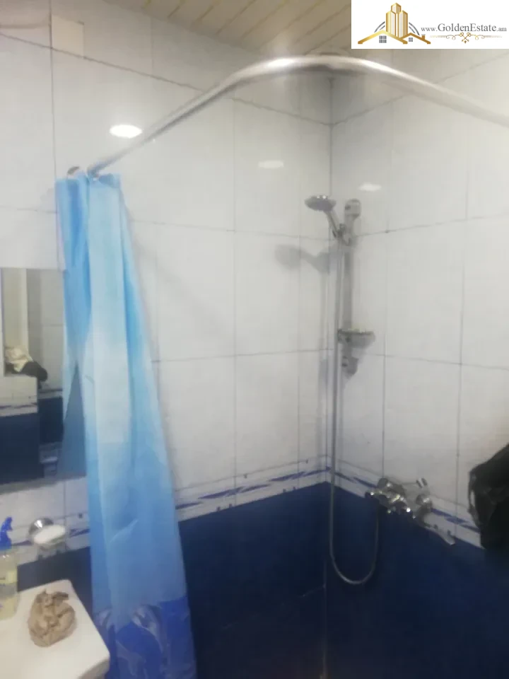 3 սենյականոց բնակարան Ազատության պողոտայում Արաբկիրում, 85 քմ, 1/4 հարկ, բարձր առաստաղներ, քարե շենք