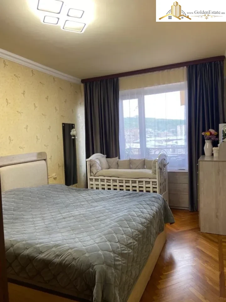 3 սենյականոց բնակարան Վարդանանց փողոցում կենտրոնում, 100 քմ, 7/10 հարկ, 2 սանհանգույց