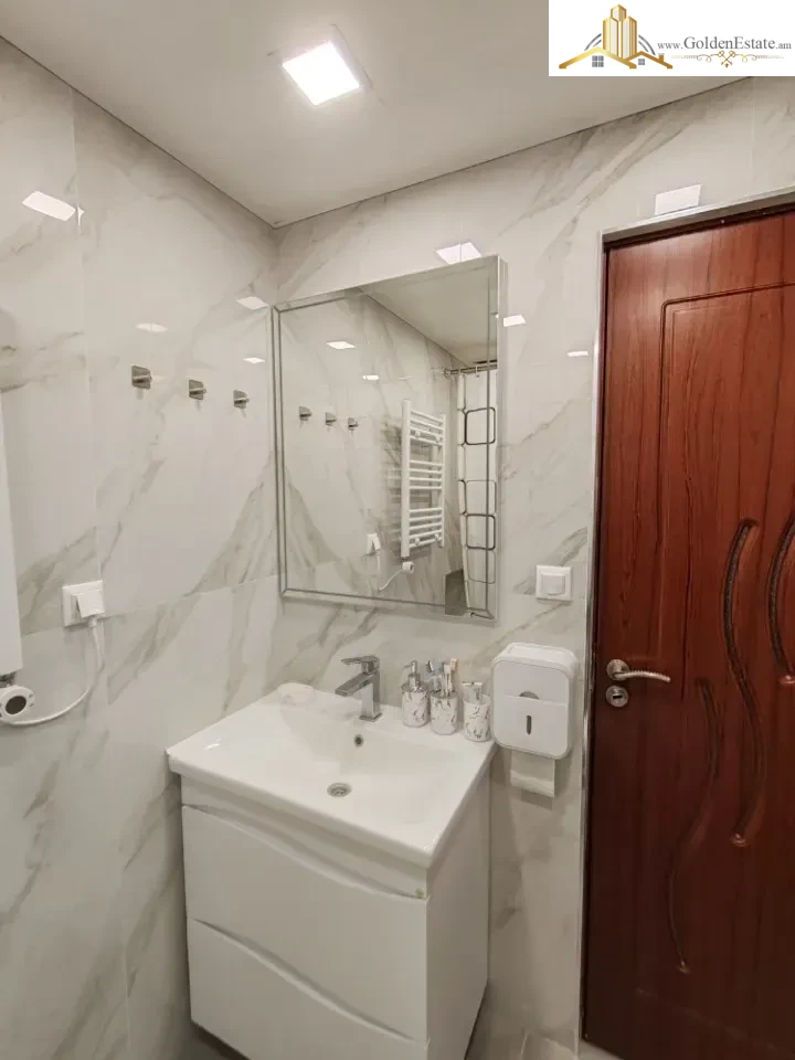 3 սենյականոց բնակարան Վարդանանց փողոցում կենտրոնում, 100 քմ, 7/10 հարկ, 2 սանհանգույց