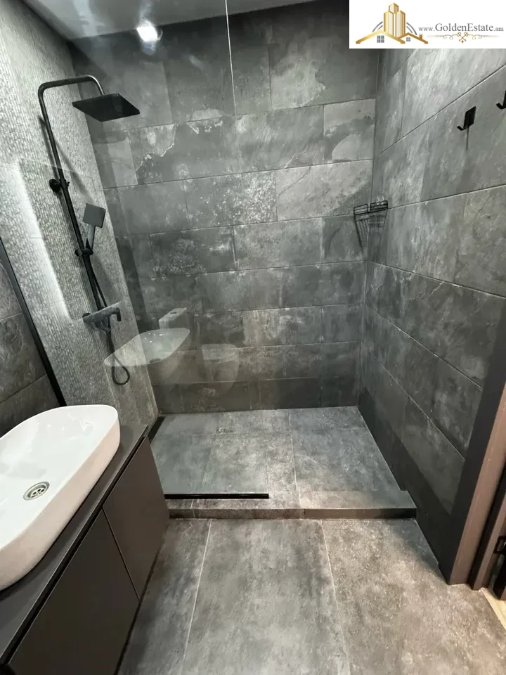 2 սենյականոց բնակարան նորակառույց շենքում Ադոնցի փողոցում Արաբկիրում, 59 քմ, նախավերջին հարկ