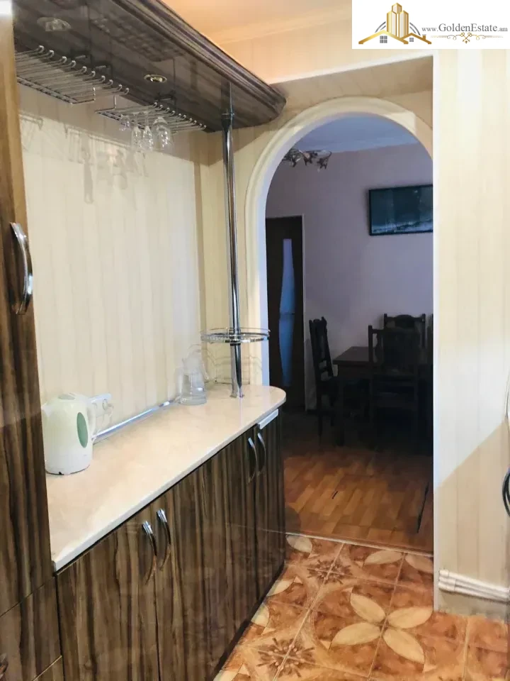 3 սենյականոց բնակարան Դավիթ Հովհաննեսի փողոցում Արաբկիրում, 71 քմ, 1/9 հարկ, բարձր առաստաղներ