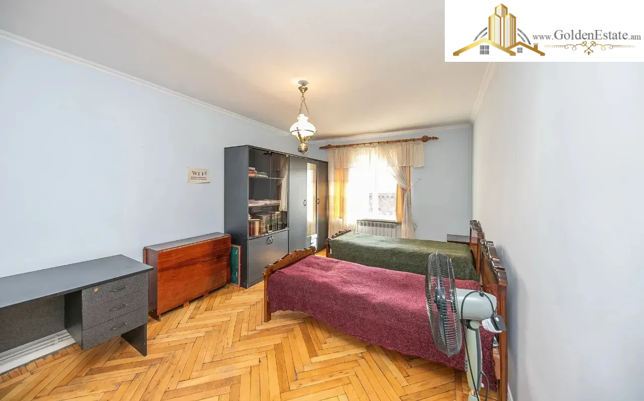 3 սենյականոց բնակարան Թումանյան փողոցում կենտրոնում, 74 քմ, քարե շենք