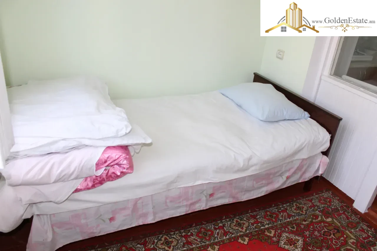 3 սենյականոց բնակարան Թումանյան փողոցում կենտրոնում, 74 քմ, քարե շենք