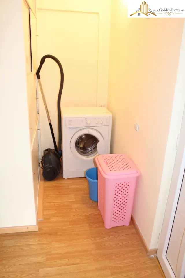 3 սենյականոց բնակարան Թումանյան փողոցում կենտրոնում, 74 քմ, քարե շենք