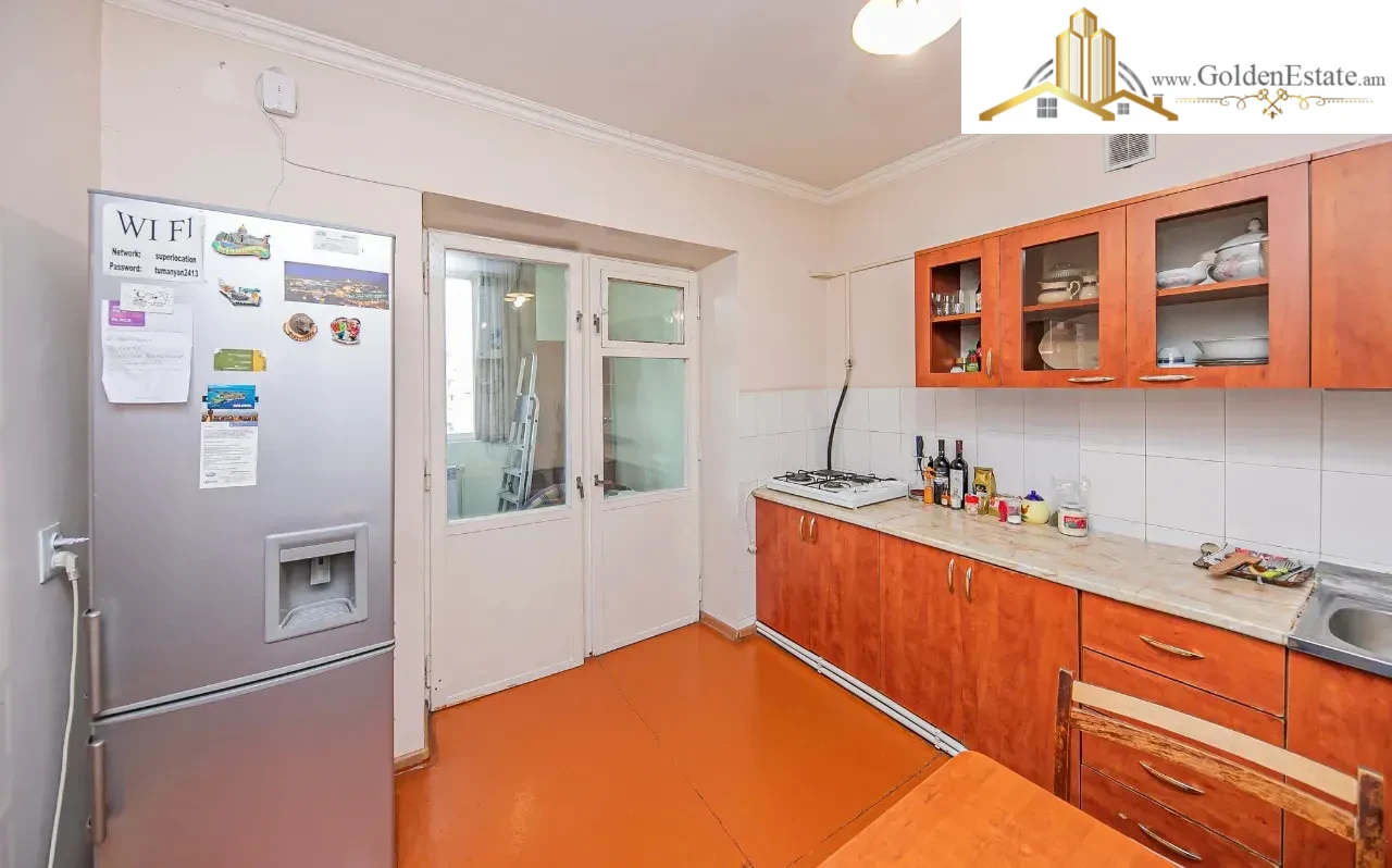 3 սենյականոց բնակարան Թումանյան փողոցում կենտրոնում, 74 քմ, քարե շենք