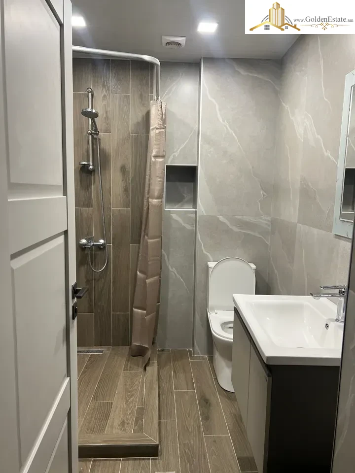 1 սենյականոց բնակարան նորակառույց շենքում Երզնկյան փողոցում Արաբկիրում, 39 քմ, նախավերջին հարկ