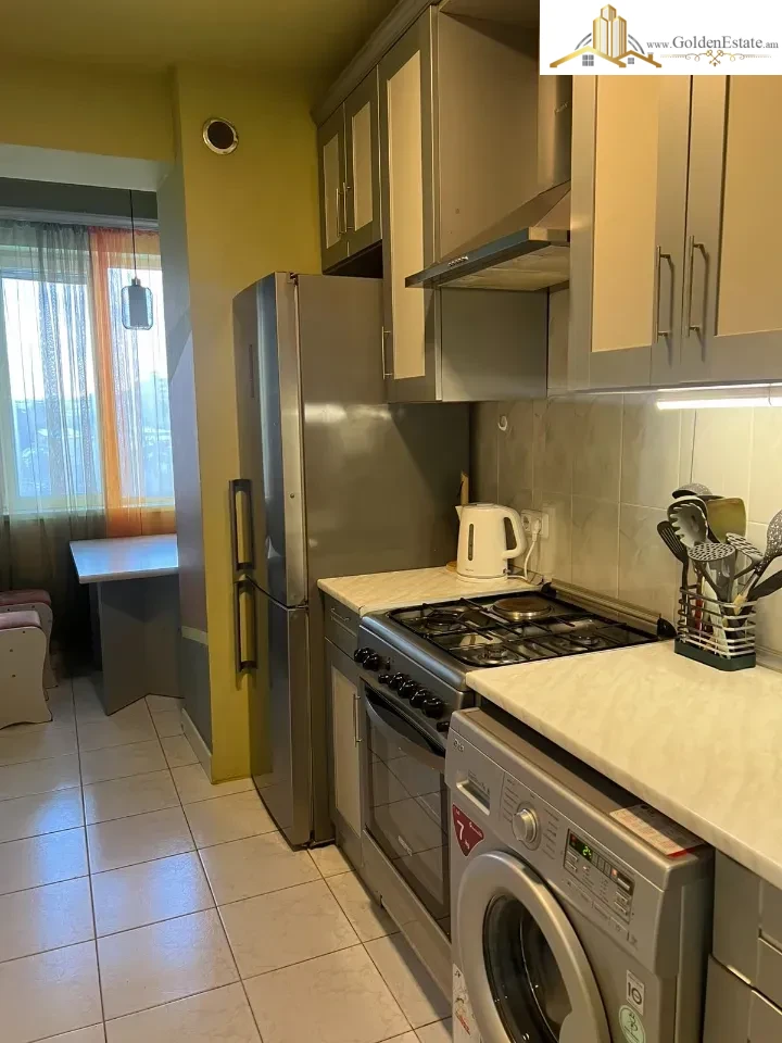 2 սենյականոց բնակարան Բադալ Մուրադյանի փողոցում Նոր Նորքում, 50 քմ, քարե շենք