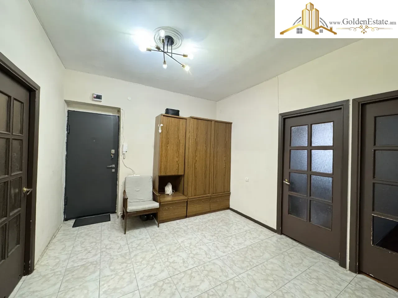 5 սենյականոց բնակարան Ռուբինյանց փողոցում Քանաքեռ-Զեյթունում, 140 քմ, 1/5 հարկ, 2 սանհանգույց