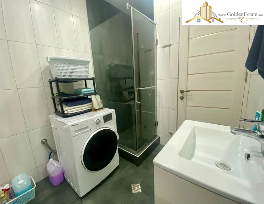 2 սենյականոց բնակարան Խանջյան փողոցում կենտրոնում, 52 քմ, նախավերջին հարկ, բարձր առաստաղներ