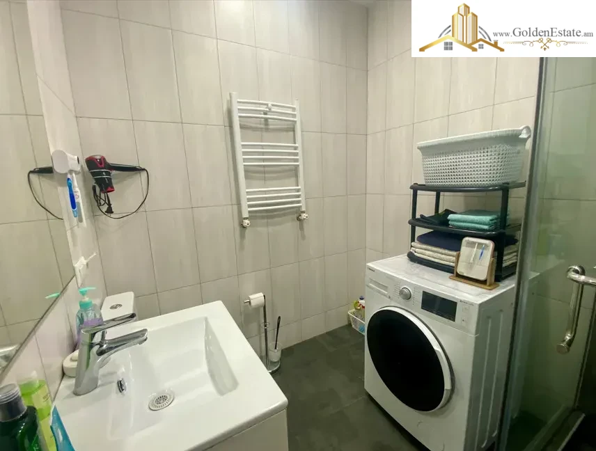 2 սենյականոց բնակարան Խանջյան փողոցում կենտրոնում, 52 քմ, նախավերջին հարկ, բարձր առաստաղներ