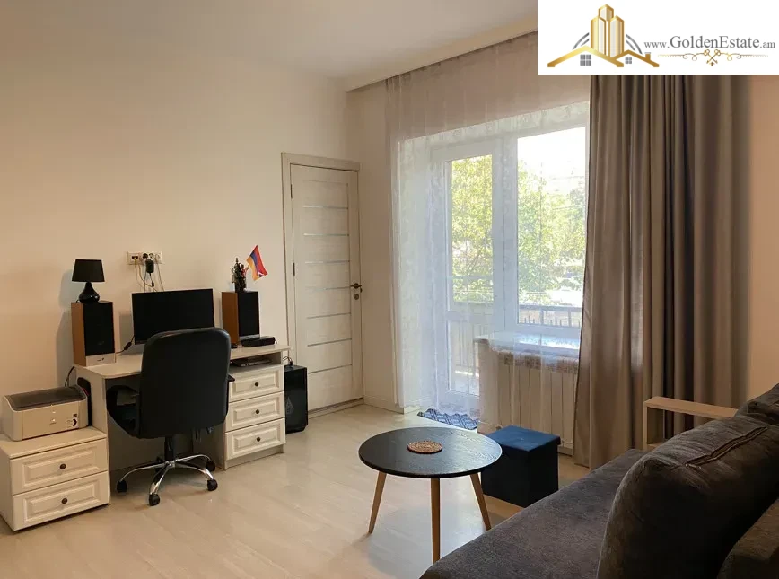 2 սենյականոց բնակարան Խանջյան փողոցում կենտրոնում, 52 քմ, նախավերջին հարկ, բարձր առաստաղներ