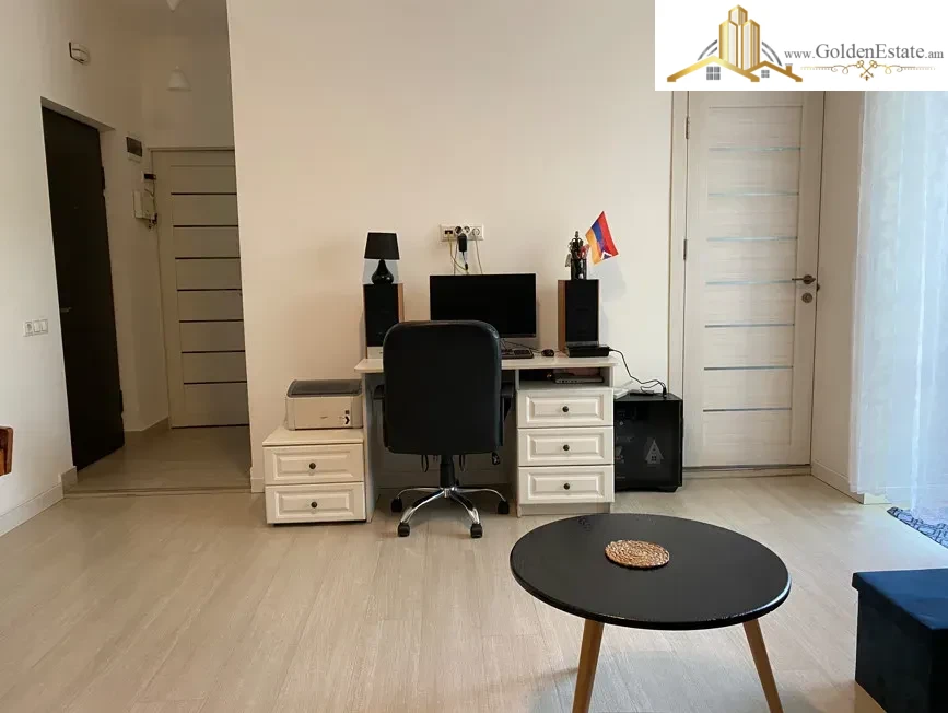 2 սենյականոց բնակարան Խանջյան փողոցում կենտրոնում, 52 քմ, նախավերջին հարկ, բարձր առաստաղներ