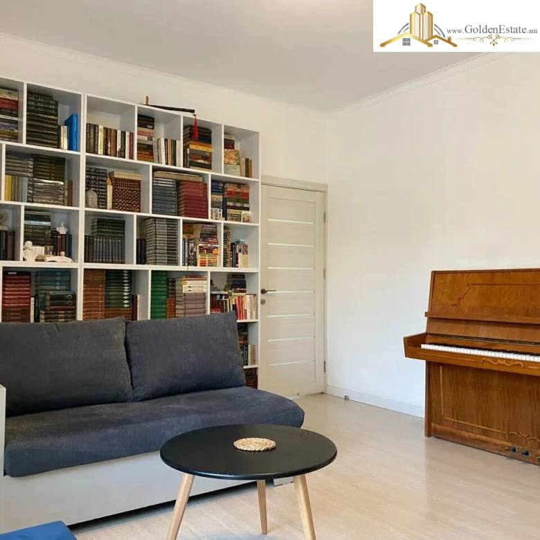 2 սենյականոց բնակարան Խանջյան փողոցում կենտրոնում, 52 քմ, նախավերջին հարկ, բարձր առաստաղներ