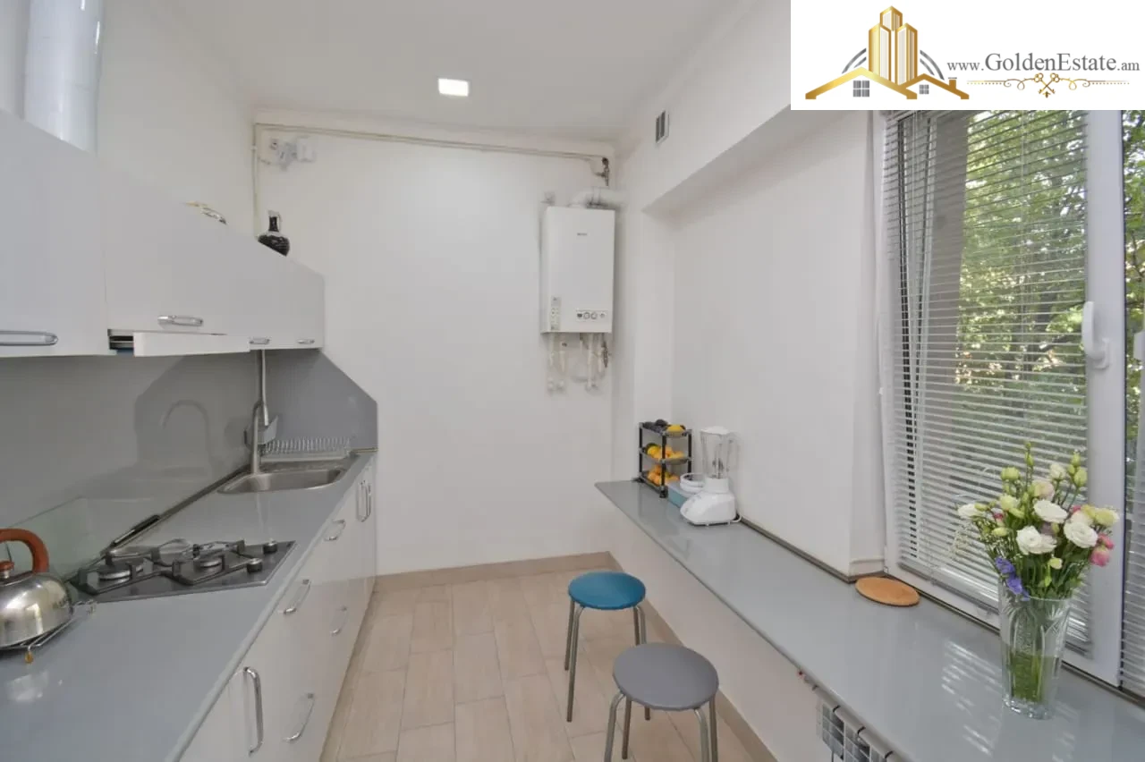 2 սենյականոց բնակարան Խանջյան փողոցում կենտրոնում, 52 քմ, նախավերջին հարկ, բարձր առաստաղներ