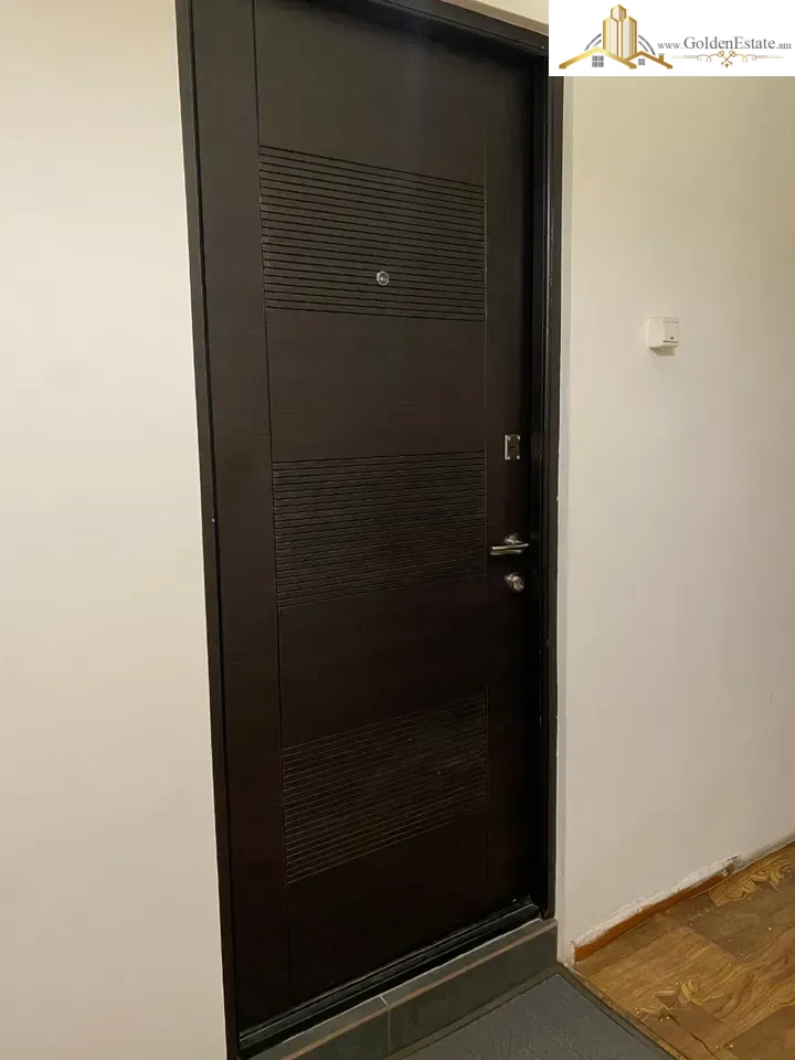 2 սենյականոց բնակարան Խանջյան փողոցում կենտրոնում, 52 քմ, նախավերջին հարկ, բարձր առաստաղներ