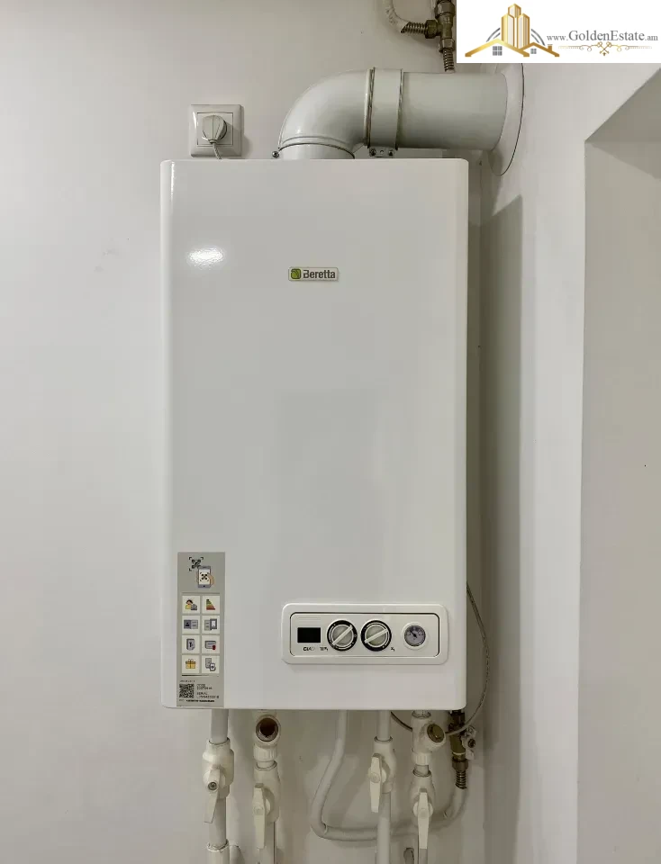 2 սենյականոց բնակարան Խանջյան փողոցում կենտրոնում, 52 քմ, նախավերջին հարկ, բարձր առաստաղներ