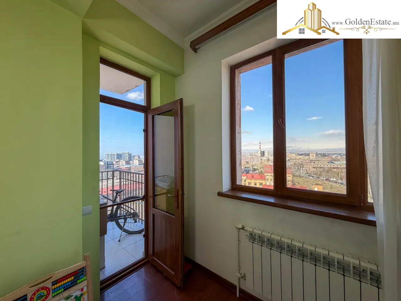 4 սենյականոց բնակարան նորակառույց շենքում Պարույր Սևակի փողոցում Քանաքեռ-Զեյթունում, 140 քմ