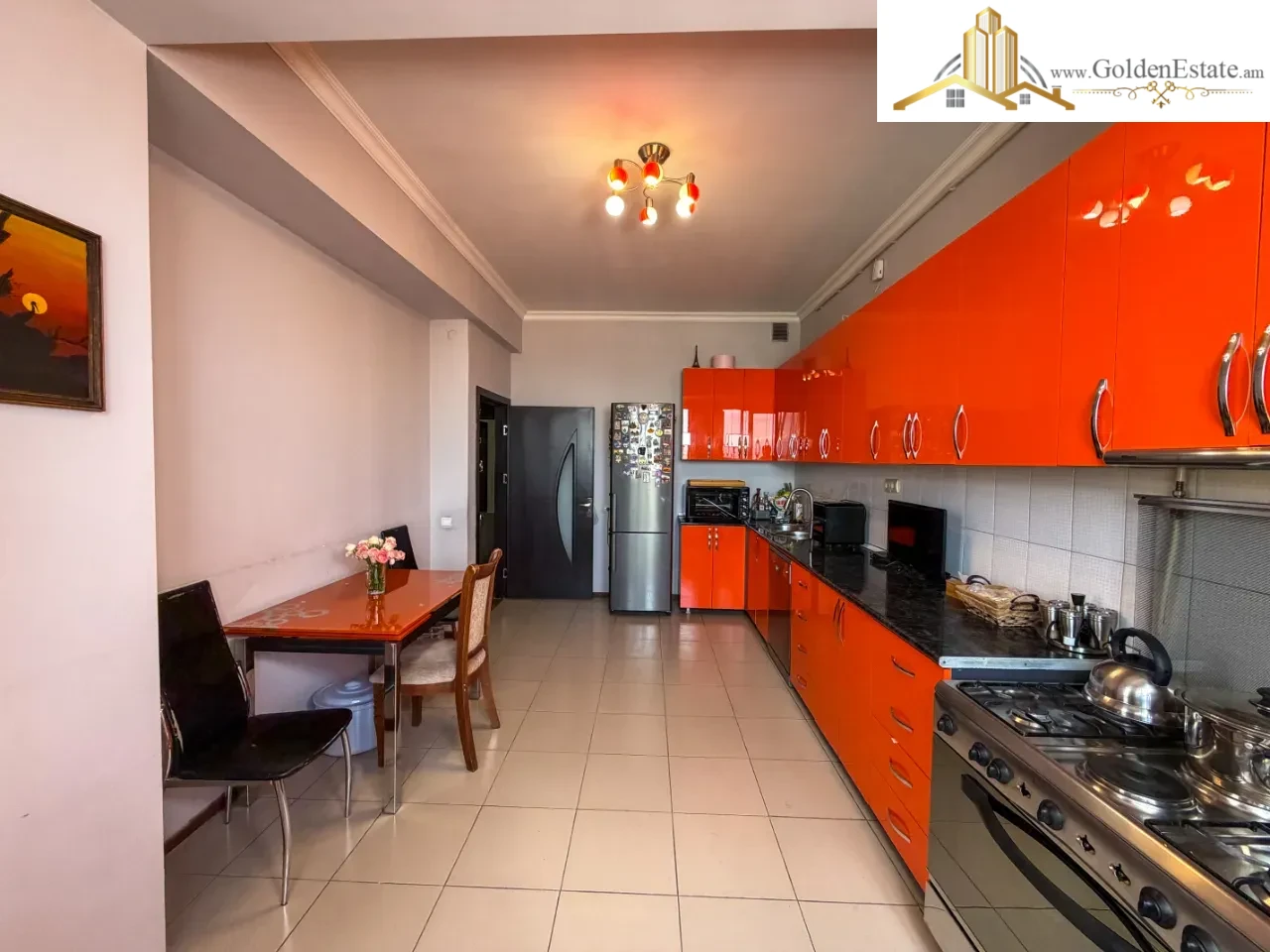 4 սենյականոց բնակարան նորակառույց շենքում Պարույր Սևակի փողոցում Քանաքեռ-Զեյթունում, 140 քմ