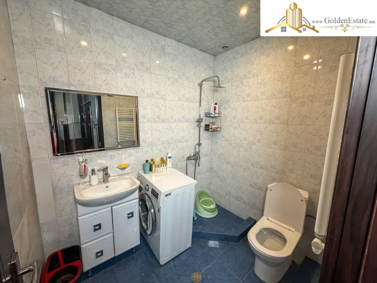 4 սենյականոց բնակարան նորակառույց շենքում Պարույր Սևակի փողոցում Քանաքեռ-Զեյթունում, 140 քմ