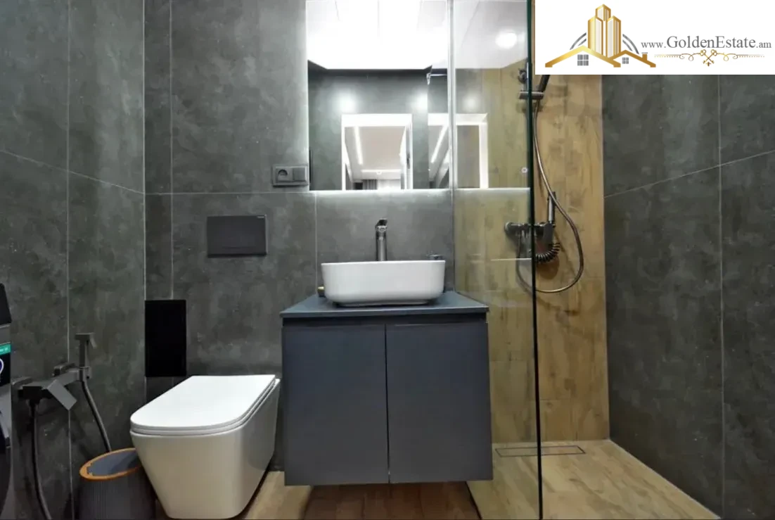 3 սենյականոց բնակարան Կոմիտասի պողոտայում Արաբկիրում, 63 քմ, 2/5 հարկ, բարձր առաստաղներ, քարե շենք