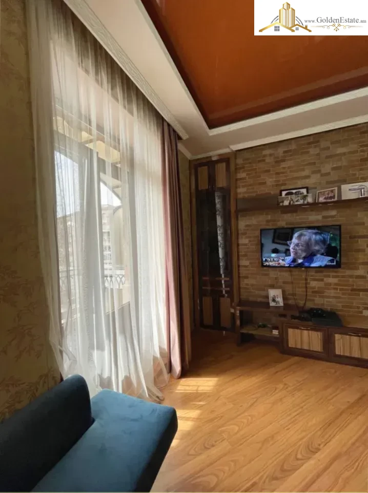 2 սենյականոց բնակարան Կոմիտասի պողոտայում Արաբկիրում, 40 քմ, 2/5 հարկ, բարձր առաստաղներ, քարե շենք