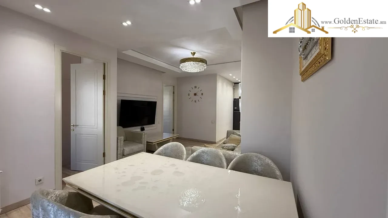 3 սենյականոց բնակարան նորակառույց շենքում Չարենցի փողոցում կենտրոնում, 83 քմ, 5/15 հարկ