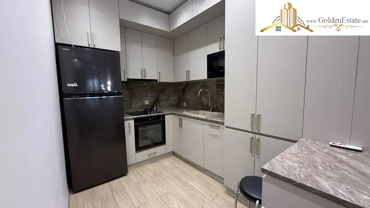 3 սենյականոց բնակարան նորակառույց շենքում Չարենցի փողոցում կենտրոնում, 83 քմ, 5/15 հարկ