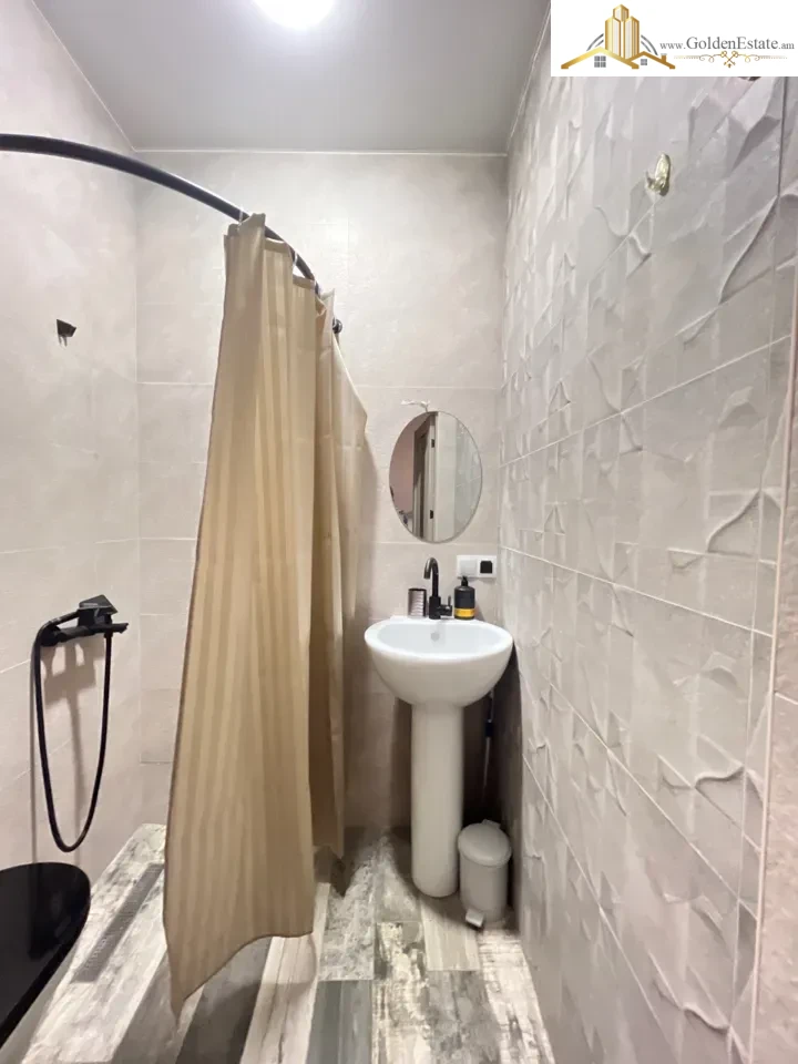 2 սենյականոց բնակարան նորակառույց շենքում Խորենացու փողոցում կենտրոնում, 26 քմ, բարձր առաստաղներ