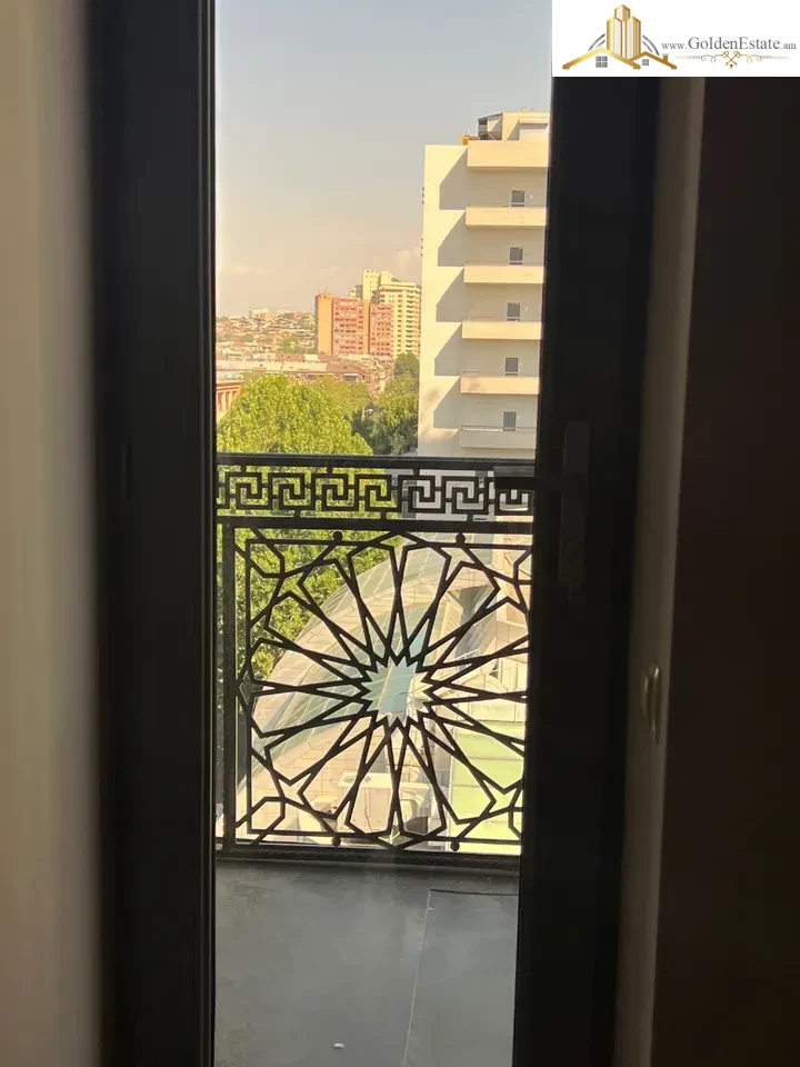 2 սենյականոց բնակարան նորակառույց շենքում Խորենացու փողոցում կենտրոնում, 26 քմ, բարձր առաստաղներ
