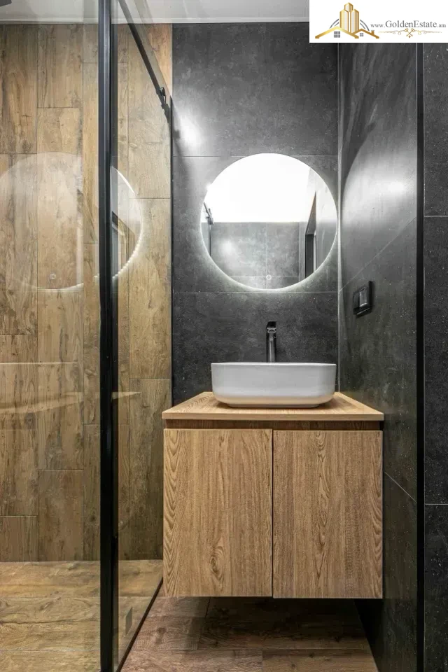 2 սենյականոց բնակարան Կոմիտասի պողոտայում Արաբկիրում, 38 քմ, 2/5 հարկ, բարձր առաստաղներ, քարե շենք