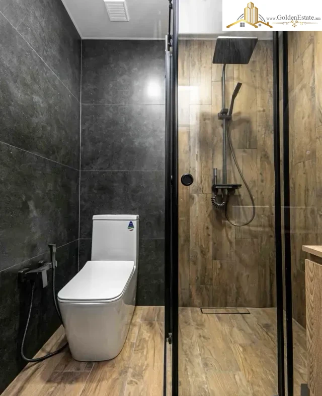 2 սենյականոց բնակարան Կոմիտասի պողոտայում Արաբկիրում, 38 քմ, 2/5 հարկ, բարձր առաստաղներ, քարե շենք