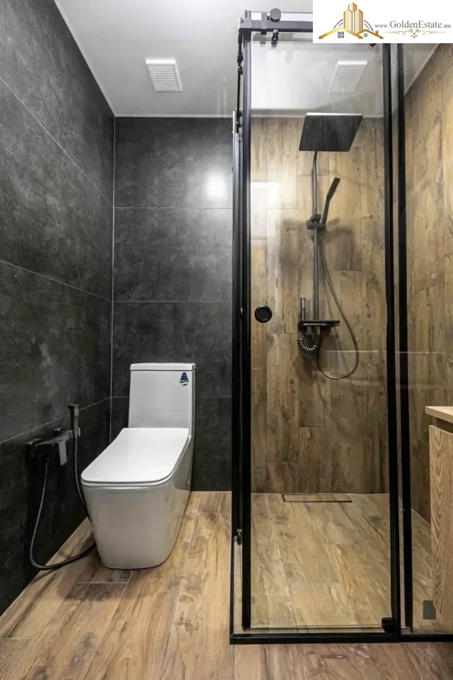 2 սենյականոց բնակարան Կոմիտասի պողոտայում Արաբկիրում, 38 քմ, 2/5 հարկ, բարձր առաստաղներ, քարե շենք