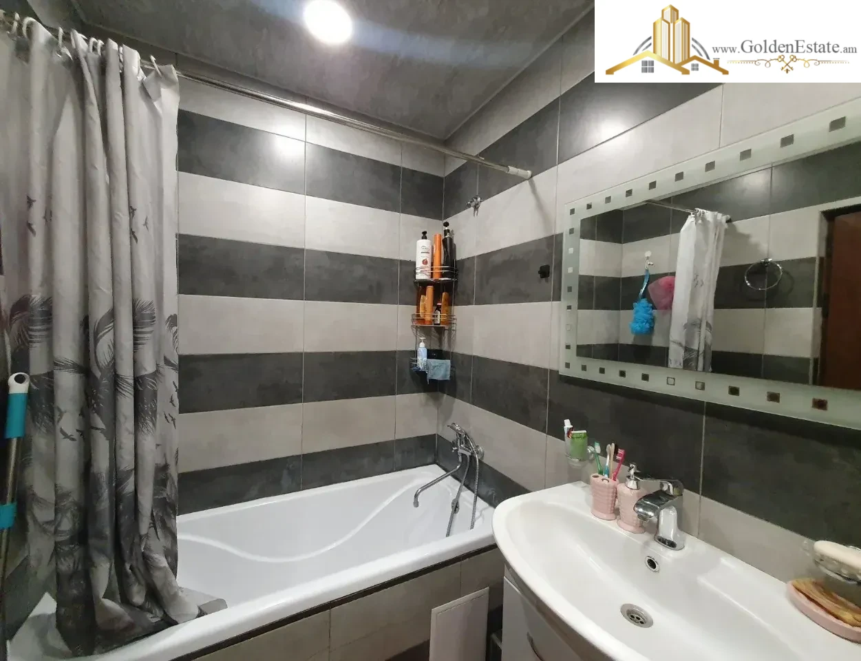 3 սենյականոց բնակարան Նազարբեկյան թաղամասում Աջափնյակում, 74 քմ, 3/9 հարկ