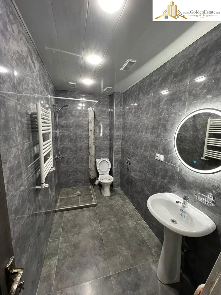 2 սենյականոց բնակարան նորակառույց շենքում Ադոնցի փողոցում Արաբկիրում, 60 քմ, բարձր առաստաղներ