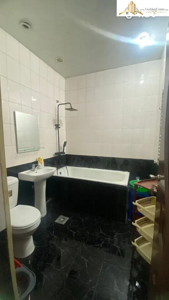 2 սենյականոց բնակարան Կոմիտասի պողոտայում Արաբկիրում, 38 քմ, 2/5 հարկ, բարձր առաստաղներ, քարե շենք