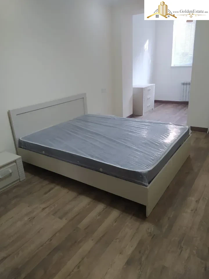 3 սենյականոց բնակարան Վահրամ Փափազյան փողոցում Արաբկիրում, 76 քմ, 1/5 հարկ, քարե շենք