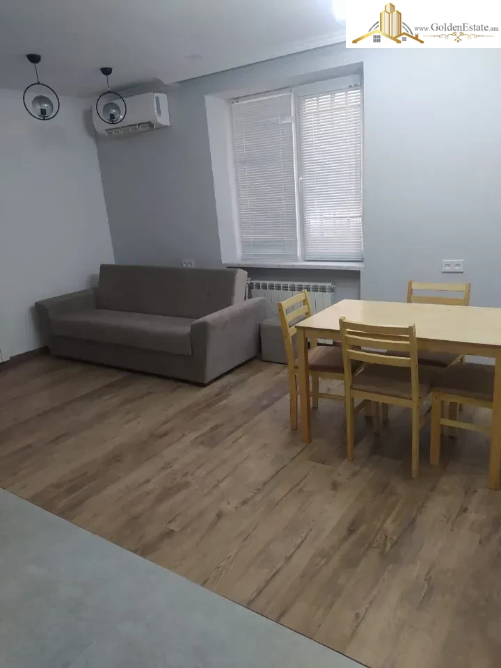 3 սենյականոց բնակարան Վահրամ Փափազյան փողոցում Արաբկիրում, 76 քմ, 1/5 հարկ, քարե շենք