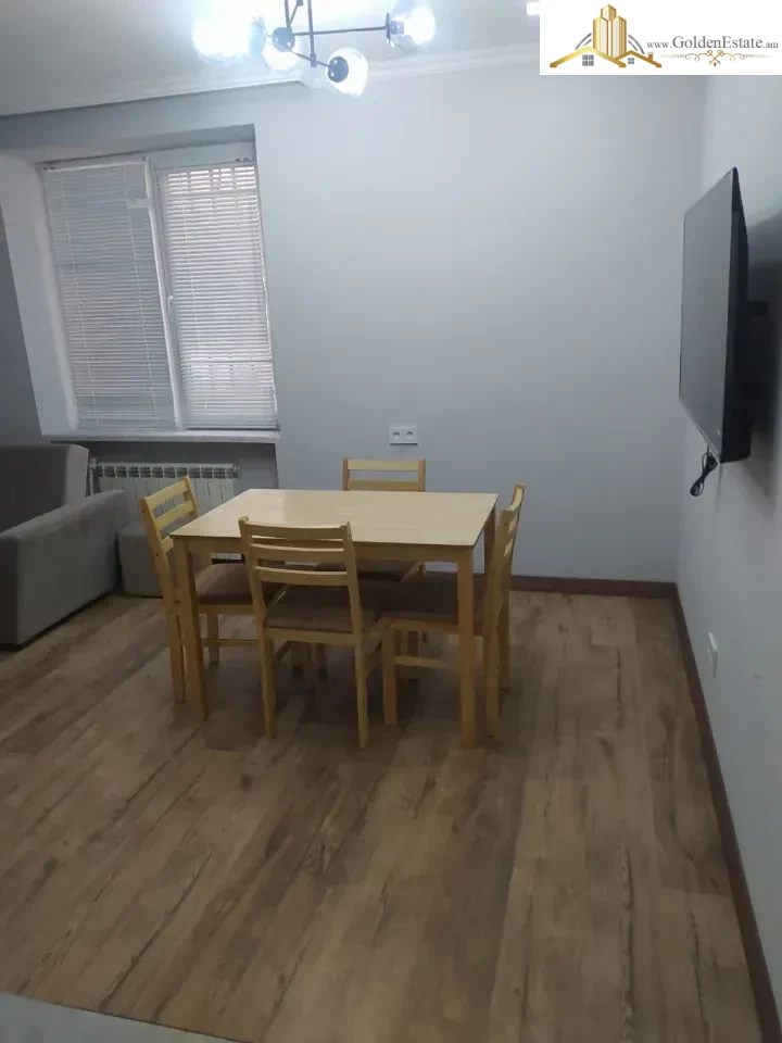 3 սենյականոց բնակարան Վահրամ Փափազյան փողոցում Արաբկիրում, 76 քմ, 1/5 հարկ, քարե շենք