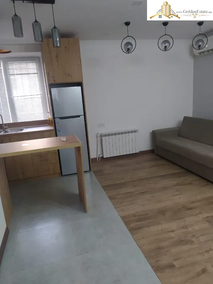 3 սենյականոց բնակարան Վահրամ Փափազյան փողոցում Արաբկիրում, 76 քմ, 1/5 հարկ, քարե շենք