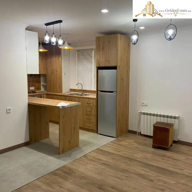 3 սենյականոց բնակարան Վահրամ Փափազյան փողոցում Արաբկիրում, 76 քմ, 1/5 հարկ, քարե շենք