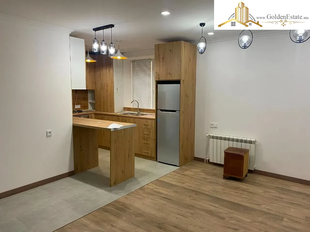 3 սենյականոց բնակարան Վահրամ Փափազյան փողոցում Արաբկիրում, 76 քմ, 1/5 հարկ, քարե շենք