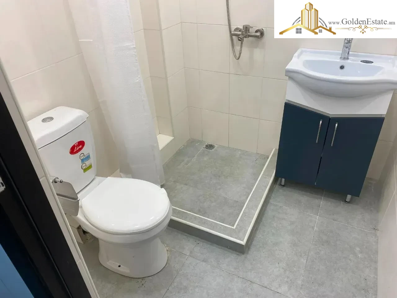 3 սենյականոց բնակարան Վահրամ Փափազյան փողոցում Արաբկիրում, 76 քմ, 1/5 հարկ, քարե շենք