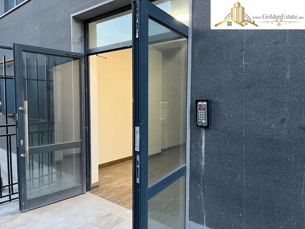 2 սենյականոց բնակարան նորակառույց շենքում Գևորգ Ջահուկյան փողոցում կենտրոնում, 71 քմ, 2/5 հարկ