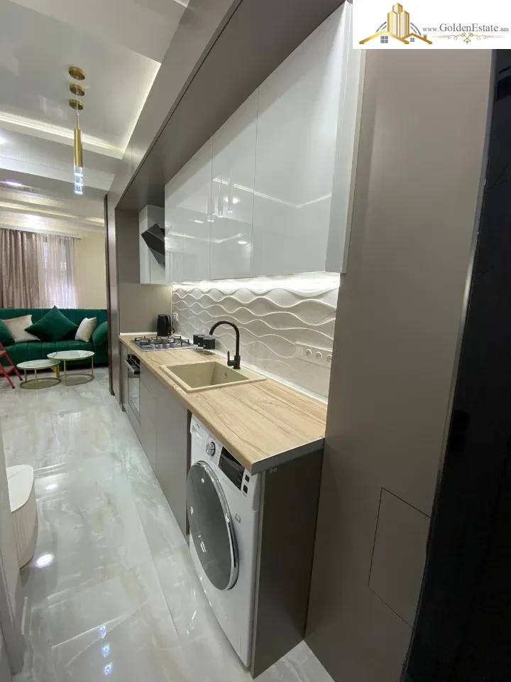 2 սենյականոց բնակարան Աղբյուր Սերոբի փողոցում Արաբկիրում, 45 քմ, 1/3 հարկ, քարե շենք