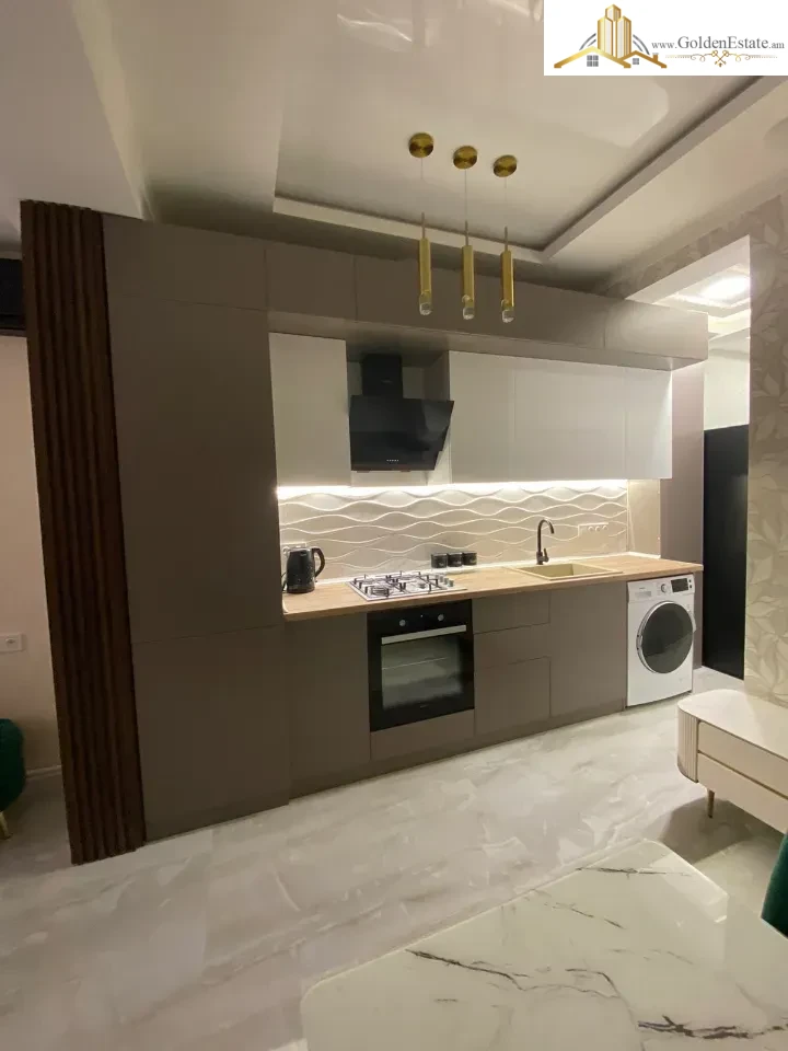 2 սենյականոց բնակարան Աղբյուր Սերոբի փողոցում Արաբկիրում, 45 քմ, 1/3 հարկ, քարե շենք