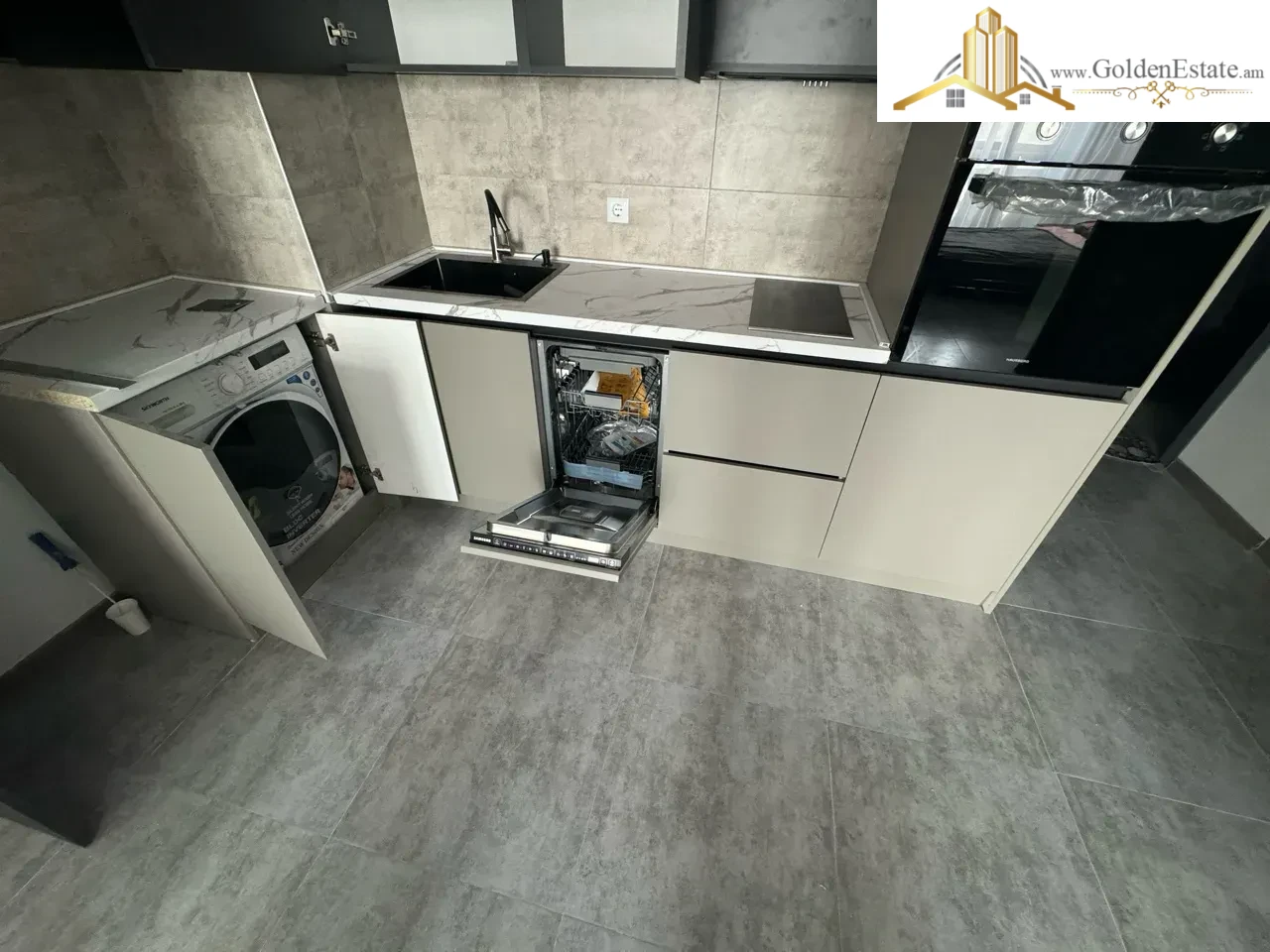 2 սենյականոց բնակարան նորակառույց շենքում Ադոնցի փողոցում Արաբկիրում, 54 քմ, 2/8 հարկ, քարե շենք