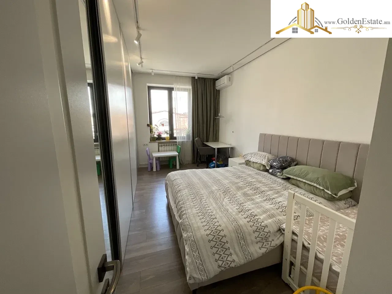 4 սենյականոց բնակարան Կոմիտասի պողոտայում Արաբկիրում, 110 քմ, 2 սանհանգույց, բարձր առաստաղներ