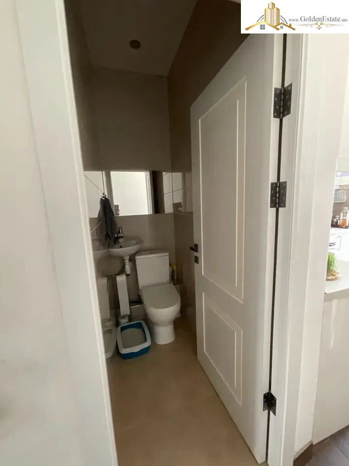 4 սենյականոց բնակարան Կոմիտասի պողոտայում Արաբկիրում, 110 քմ, 2 սանհանգույց, բարձր առաստաղներ