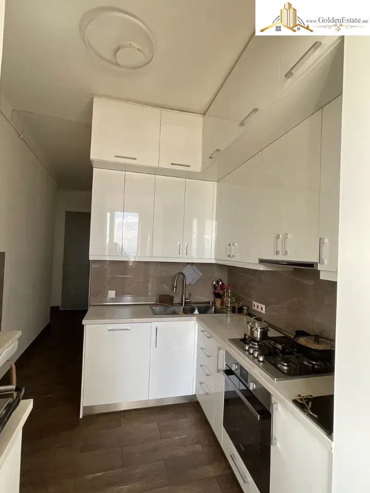 4 սենյականոց բնակարան Կոմիտասի պողոտայում Արաբկիրում, 110 քմ, 2 սանհանգույց, բարձր առաստաղներ