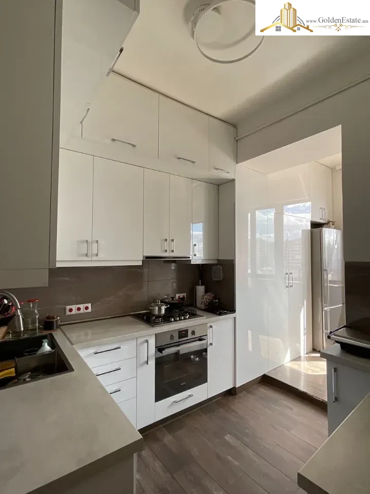 4 սենյականոց բնակարան Կոմիտասի պողոտայում Արաբկիրում, 110 քմ, 2 սանհանգույց, բարձր առաստաղներ